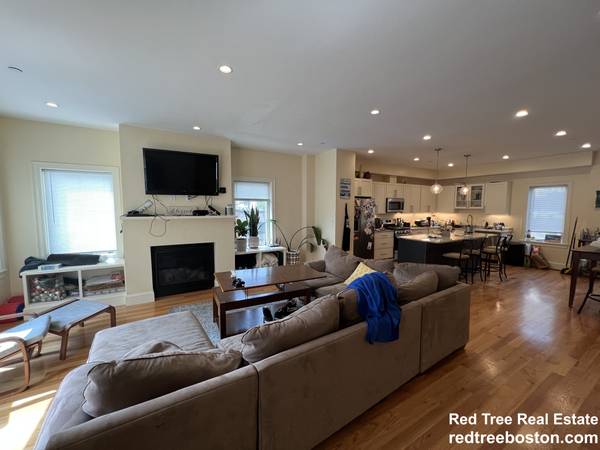 $5,800 / 4br - Stunning 4 bed 3.5 bath in Brighton w/ laundry in unit, parking!! (Brighton)63802096807297121