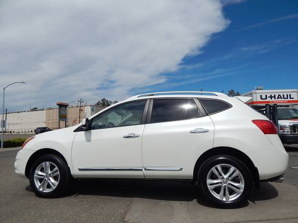 ~_*2013 Nissan Rogue SV AWD SUV Low miles SHOWROOM CLEAN! Must see!~_* - $8,888 (Sacramento)63476114336515123