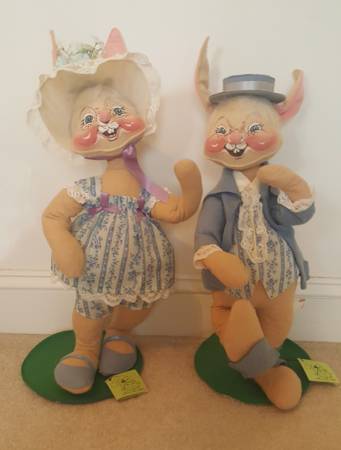 Annalee 21" Easter Rabbit Dolls on Parade and Elves 1