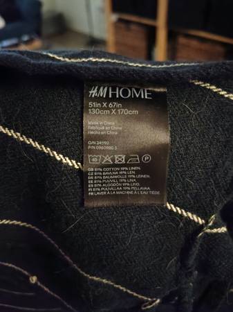H&M Linen Blend Throw 1