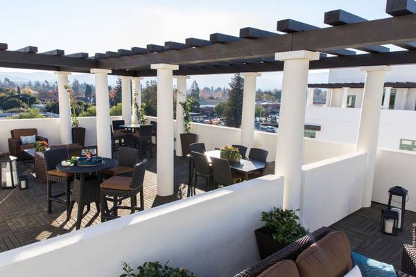 $4,325 / 2br - 1341ft2 - Acceso Controlado, Reciclaje, 2/hab 2/ba (campbell)63880133020801124
