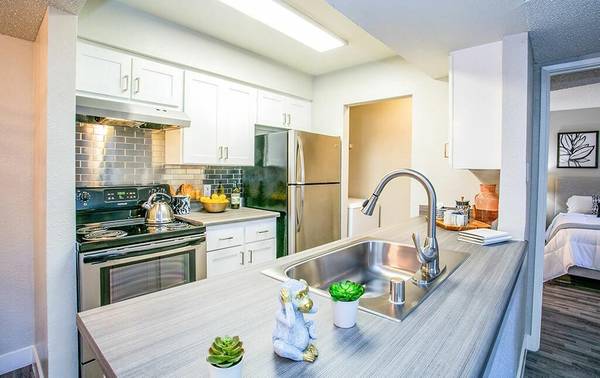 $1,435 / 2br - 1027ft2 - Separate dining area, 24-hour package lockers, Playground63907025845762121