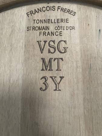 Red and White Wine Barrels for Sale 1