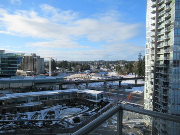 1 BED 1 BATH HIGHRISE LOCATED IN THE HEART OF SURREY 1