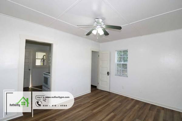 $850 / 420ft2 - 2160 Shasta Street - Downtown (Redding)63972528249731124