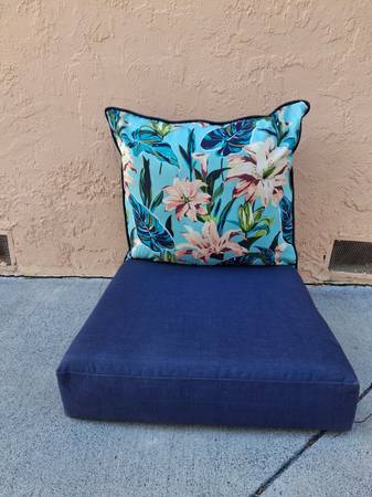 Corning ware,,Purses,,Pictures,Chair,Cushions 1