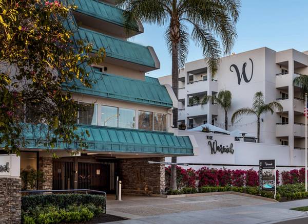$2,495 / 1br - 6 FREE WEEKS & $500 OFF - Luxury 1 Bed + Designer Interior Features (Hillcrest)64037218851585122