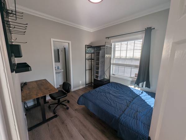 $1,750 / 1br - Private Room w/ Bath & Entrance – Patio w/ View (Barrio Logan)63657226204417120
