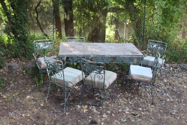 Patio table with six chairs 1