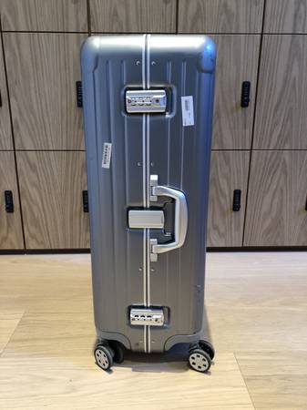 Large Hardside Spinner Suitcase 28in, Used Once, Pink or Silver 1