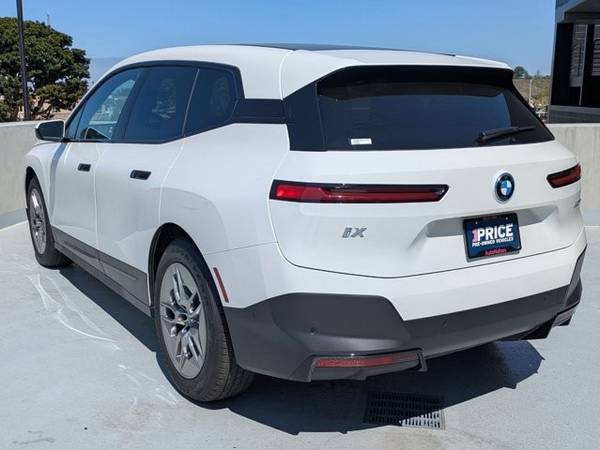 2022 BMW iX AWD Tracción en las Cuatro Ruedas Eléctrico xDrive50 SUV - $49,900 (Bentley Newport Beach)63623948820481122