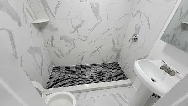 $2,615 / 2br - 550ft2 - Canal St Proper 2-Bedroom _ Good For Roommates!  Open House. (Chinatown / Lit Italy)64033800772099121