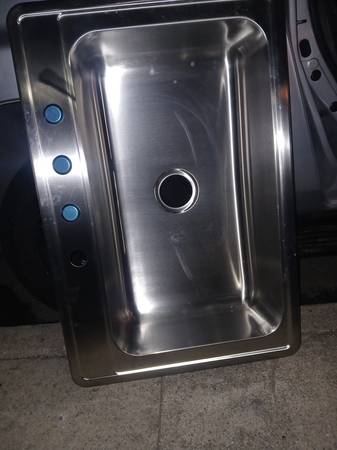 Medium sized kitchen sink for cheap 1