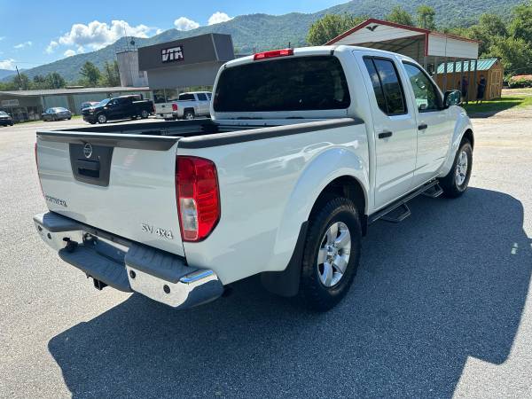 Nissan frontier 4x4 1 owner!! Financing available - $10,800 (WAYNESVILLE)63471281294209122