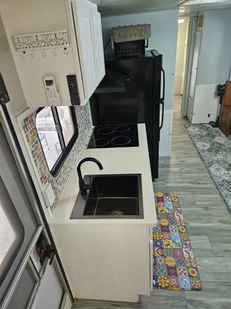 $950 / 2br - RV hermosa recién renovada, 2 habitaciones (Summerfield)63768036289155122