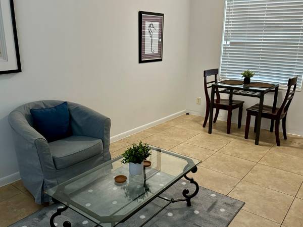 $65 / 1br - Apartamento dúplex privado de una habitación (Ft. Lauderdale, Victoria Park)63825128591745124