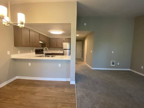 $1,499 / 1br - 690ft2 - 🕸️ Web of Deals: Reduced Rent + 6 Weeks Free! (Delta Ponds/Valley River)63977278749314124