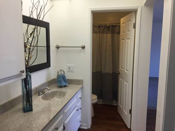 $2,425 / 1br - 882ft2 - Amazon HUB Parcel Locker, Programa de Referidos para Residentes, Sin Depósito por Mascotas (2051 Geneva St, Oceanside, CA)63657192578179123
