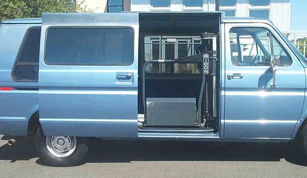 1991 Ford E150 Ricon Side Entry Handicap Wheelchair Lift 1