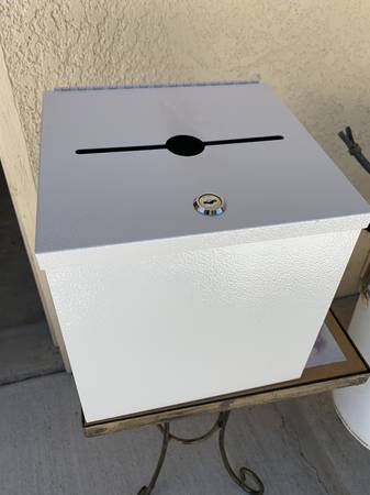 Metal ballot box...........G 88 1