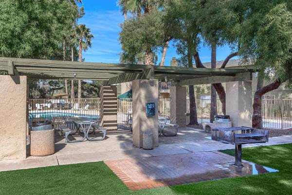 $1,095 / 2br - 857ft2 - ✂✂✂ Cut Down on Those Move-In Costs with FIRST MO FREE ✂✂✂ (Tucson)63675031761409121