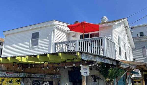$1800.00 / 3br - 600ft2 - 134 Ashworth Avenue, Front Up63656295103491120