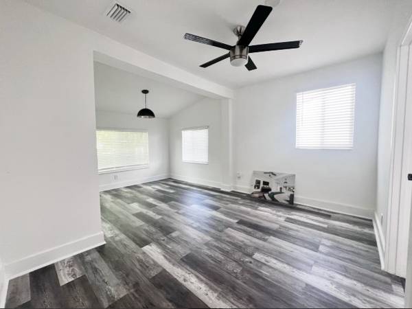 $1,200 / 3br - Welcome to this beautiful 3 bedroom 2 bathroom home for rent! (Miami, FL)63769617173763123