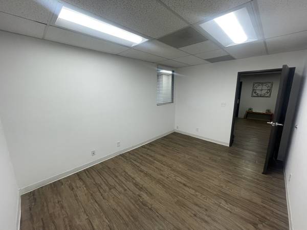 $775 / 385ft2 - ¡Espacio de Oficina Contemporáneo! ¡Servicios Incluidos! #207-B (CAMARILLO)63800328075267121