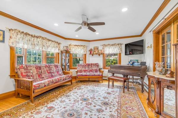 $1,000 / 2br - Furnished Rooms For Rent $1000.00 Monthly (Medford Ma)63996406098691122