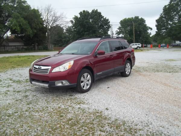 2011 Subaru Outback 2.5i Limited//SHARP!! 1
