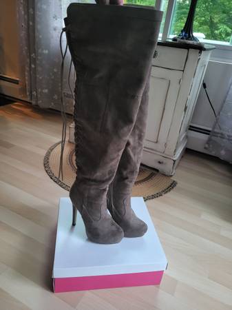 Women's knee high stilleto boots 1