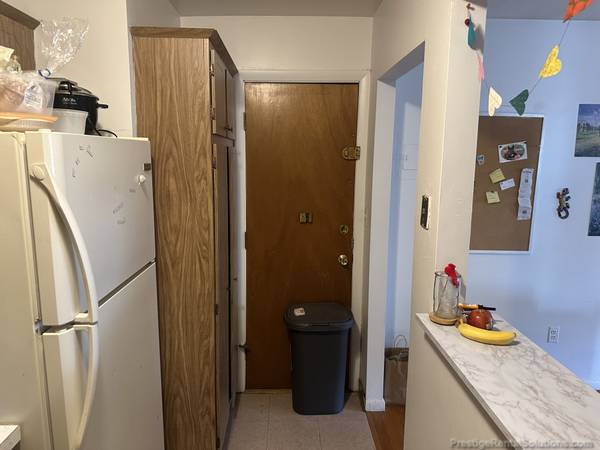 $2,700 / 2br - 2 bed with off street parking-AC-Ht/Hw incl-Laundry-Cat ok-NO FEE (Allston)63996403929474124