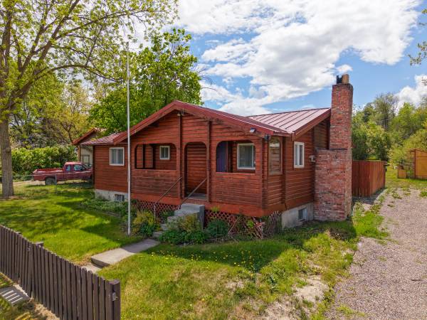 $360,000 / 3br - 1910ft2 - Remodel Log Home (Dixon)63656993612801122