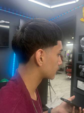 CELEBRITY BARBER IN TOWN 1