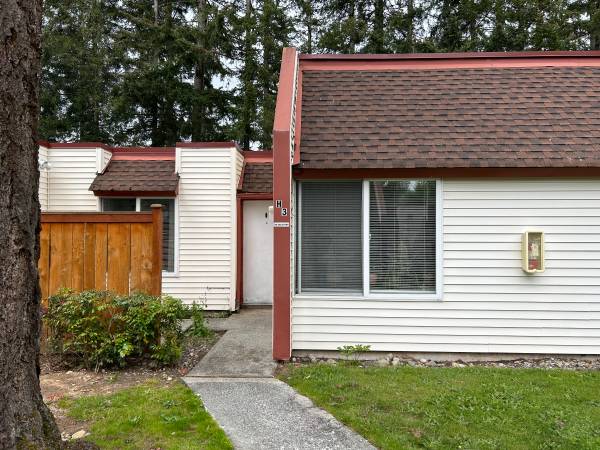 $1,780 / 1br - 600ft2 - one floor building condo in Renton (Renton)63884893175299120