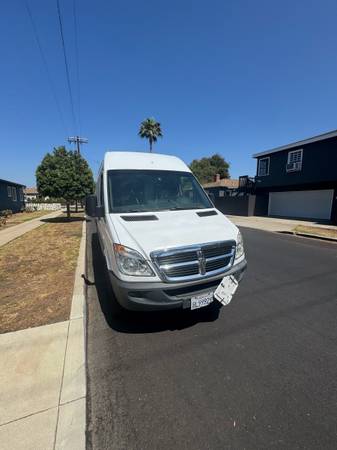 2008 Dodge Sprinter 2500 techo alto funciona excelente - $9,500 (Los Ángeles)63618334641155121