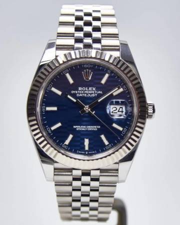 Men’s Swiss Watch - $360 (Silver Spring)63469639432707121