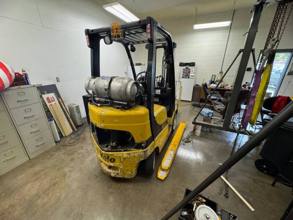 2003 Yale GLC050VXNVSE085 Forklift 1