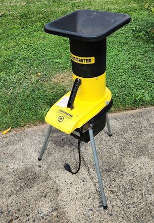 Lawnmaster Corded Chipper/Shredder Compost Maker 1