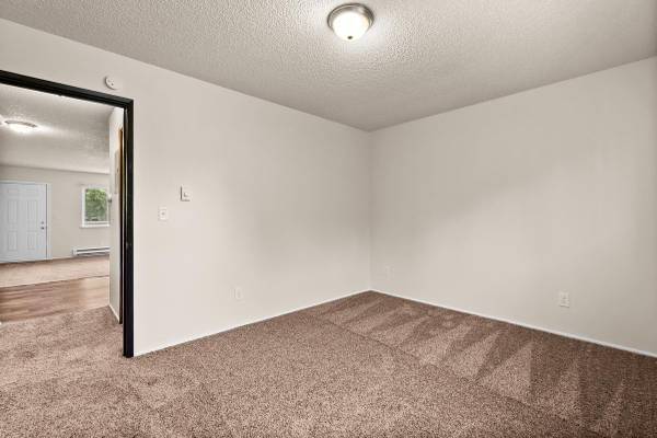 $1,350 / 1br - 608ft2 - Large 1 bedroom 1 bath! Your search is over! (301 T St SW)63786756092161122