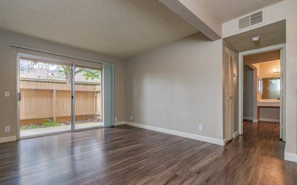 $2,206 / 2br - 875ft2 - Located in Sacramento, Playground, 2/BD (11325 Quartz Dr, Sacramento, CA)63961340459394124