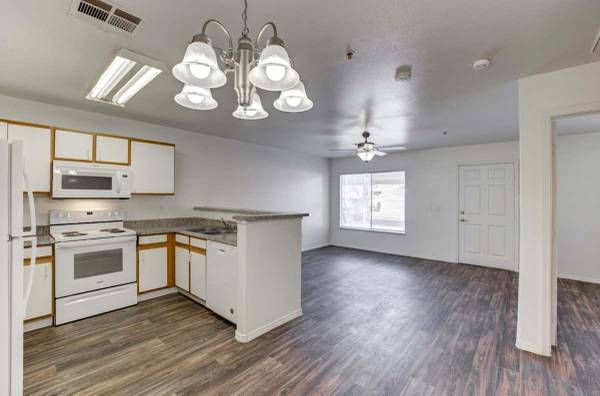 $1,068 / 1br - 627ft2 - Almacenamiento adicional, lavavajillas, piscina (2655 W Lake Mead Blvd, North Las Vegas, NV)63859611982211123