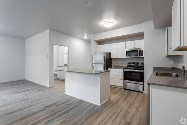 $1,755 / 2br - 1038ft2 - Lovely 2 Bedroom Apartment... Waiting for You to Make it Home! (Fircrest)63999454640898123