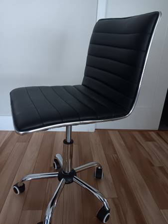 Computer chair 1