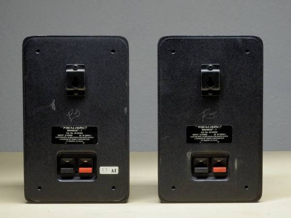 Vintage Realistic Minimus 7 Black Cast Aluminum Bookshelf Speakers - $40 (Palm Desert)62944144536579123