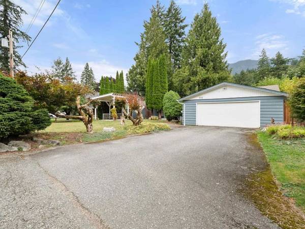 Designed for comfortable living & effortless entertaining, this home provides ge 1