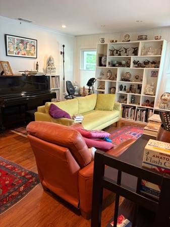 $1,400 / 2br - Fabulous room in downtown Napa Jan 1-April 1 (napa county)63908865987715122