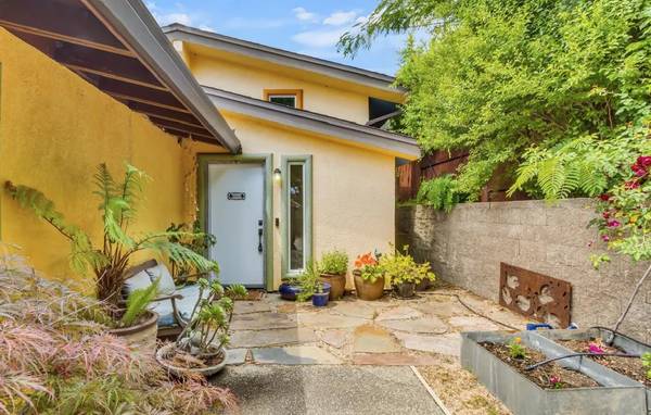$2,600 / 2br - 1200ft2 - house for rent (Fair Oaks)63844739310977122