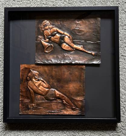 A MAN CAVE ESSENTIAL! VINTAGE MCM CHEESECAKE IN SHADOWBOX 1