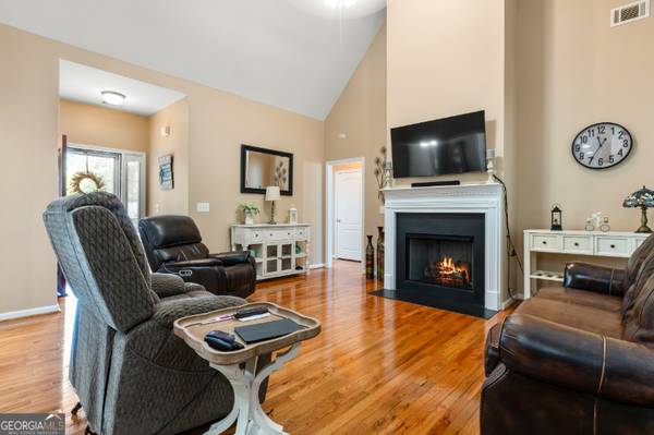$2700.00 / 6br - 3344ft2 - Move-In Ready 6 bdrm, 3 ba  3,344 sq ft House For Lease/Jackson County63792093061635123